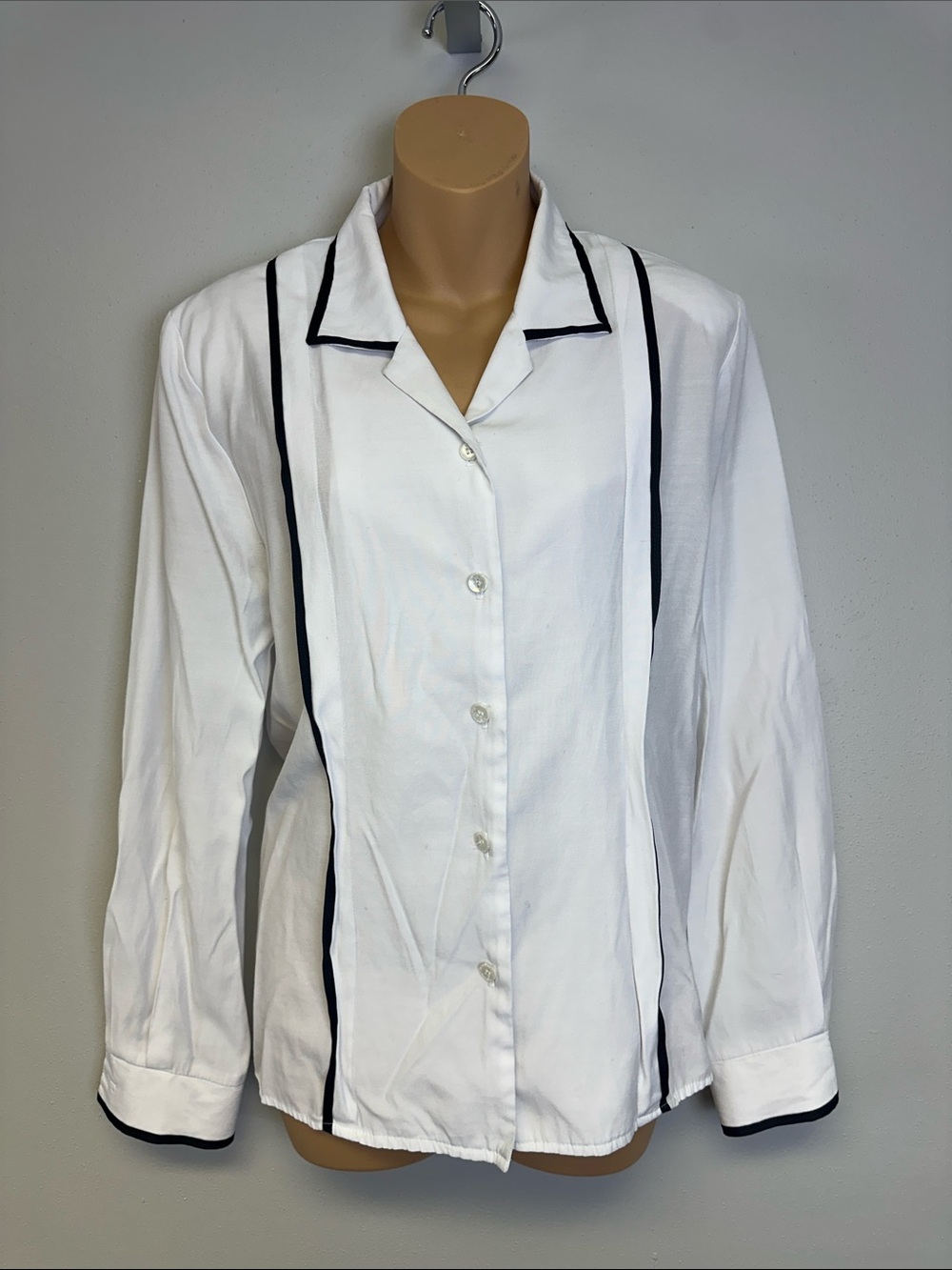 Vintage Norton McNaughton White Button-Front Long Sleeve Blouse